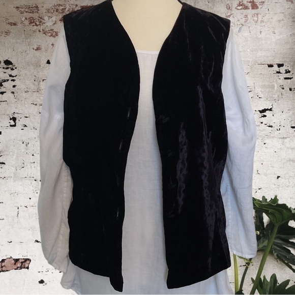 $10$ add on CHRISTIE&JILL,crushed velvet,4 button,lined vest,dark black/purple - Picture 5 of 11